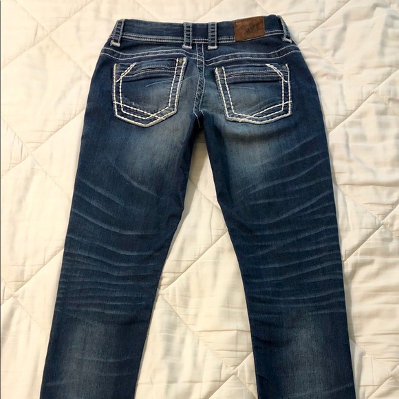 Buckle Jeans - Picture 2 of 5